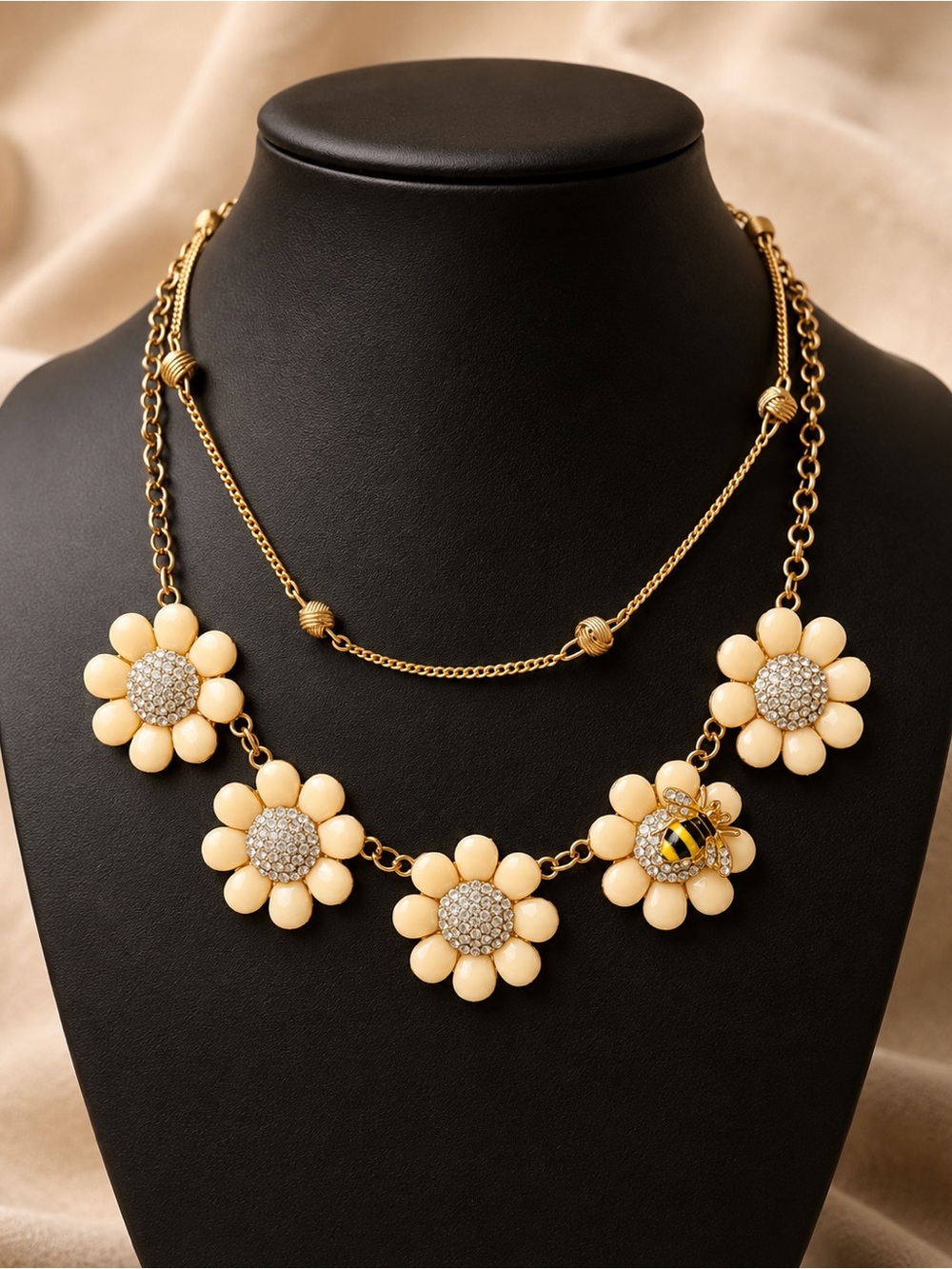 🐝 Floral Bumblebee Statement Necklace w Crystal Daisy & Gold Tone Knotted Chain